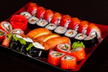 Japon geleneksel rulo ve suşi ayarla