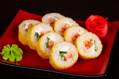 Japon geleneksel rulo somon ile