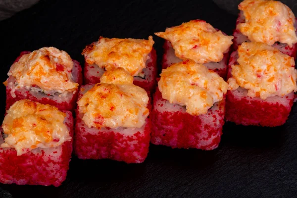 Japonca rulo ile pirinç pişmiş