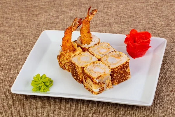 Karides ile krep rulo