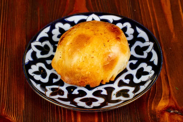 Özbek geleneksel samosa plaka