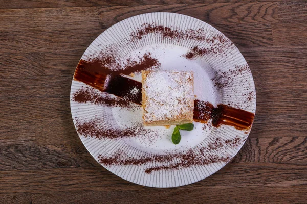 Nane yaprakları hizmet lezzetli Napoleon kek