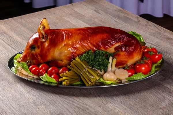 Izgara genç domuz - domuz eti