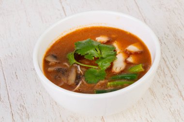 Tom yam tavuk çorbası