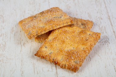 Şekerle kaplı lezzetli kraker kurabiye