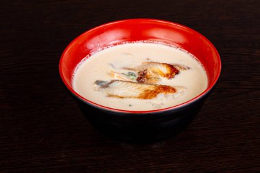 Yılan balığı çorbası Japon krem