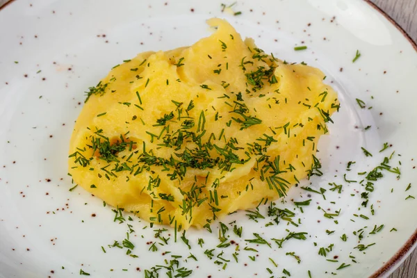 Plaka dereotu ile patates ezdim