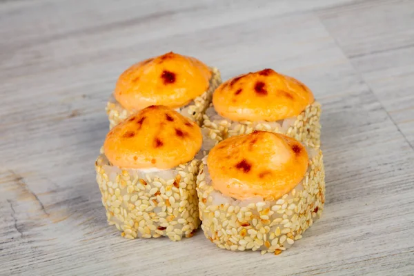 Japon pişmiş rulo ile balık