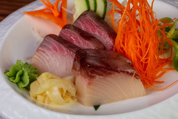 日本冷生鱼片黄尾鰤 — 图库照片