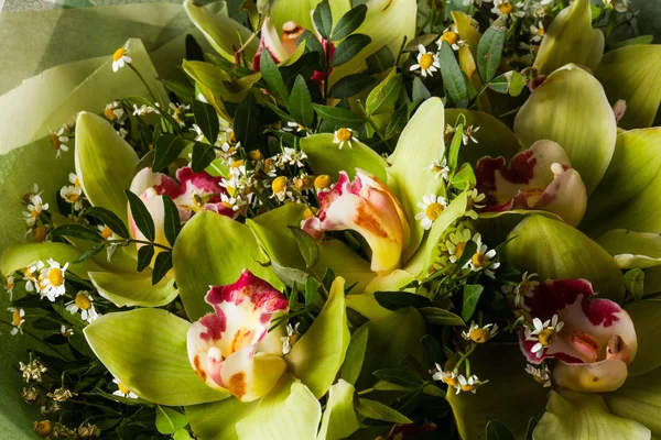 Ρομαντικό Μπουκέτο Διάφορα Λουλούδια — Φωτογραφία Αρχείου