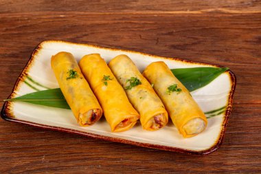 Deniz ürünleri ile Asya böreği
