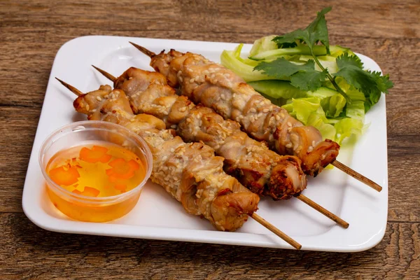Grilled Chicken Skewers Served Sesam Seeds — Stock Photo, Image