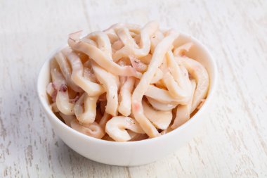 Mürekkep balığı eti lezzetli kase