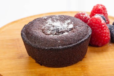 Brownie kek raspbery ve bluebery