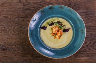 Karides ile Kremalı brokoli çorbası