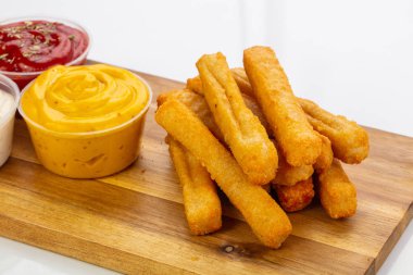 Soslu lezzetli tavuk kanatları