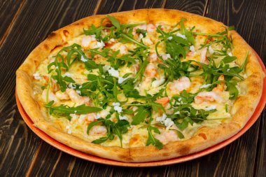 Karides ve rucola pizza