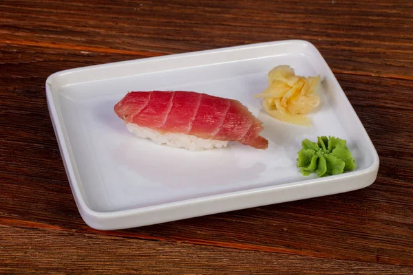 Japanisches Kaltes Sushi Mit Thunfisch — Stockfoto