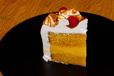 Tatlı limon Pasta krema ile