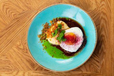 Yumurta ve patates ezdim kızarmış biftek