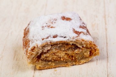 Ceviz fındık ile Apple Strudel
