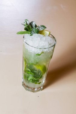 Mojito limon ve nane ile