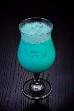 Tatlı nane milkshake bardak