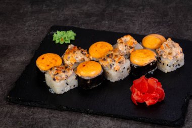 Japon Suşi ile çeşitli madde ayarla