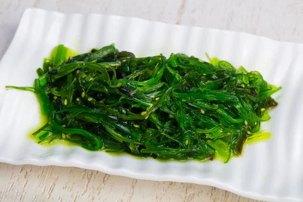 Assiette Savoureuse Algues Marinées — Photo