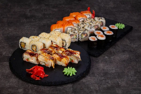 Set Sushi Japonés Con Varios Ingredientes — Foto de Stock