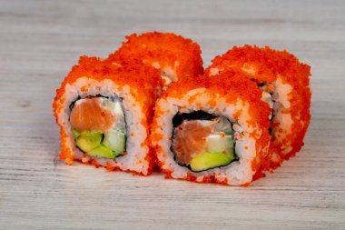 Japon geleneksel rulo somon ile