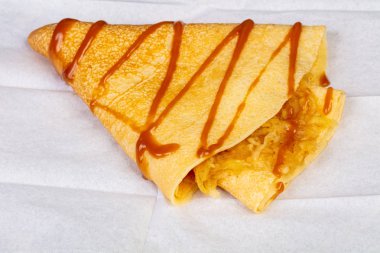 Karamel ve apple ile gözleme