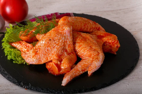 Ailes Poulet Marinées Crues Pour Grill Barbecue — Photo