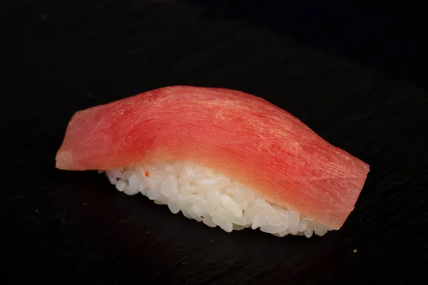Japansk Kold Sushi Med Tun - Stock-foto