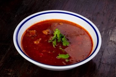 Domates çorbası et ve fasulye ile