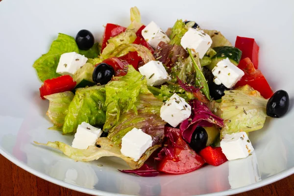 Lezzetli Yunan Salatası Woth Peynir Zeytin — Stok fotoğraf