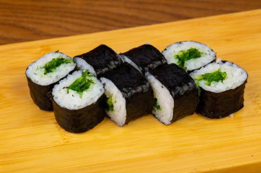 Lezzetli chuka sushi roll seti