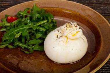 Petrol ve ruccola burrata peynir