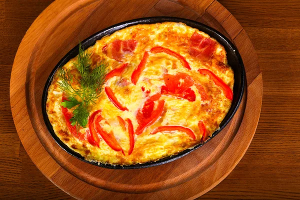 Omelett Med Bacon Tomat Och Paprika — Stockfoto