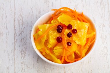 Cranberrys iştah açıcı turşusu salatası