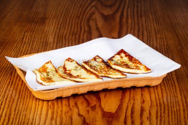 Baharat ile Izgara Hellim peyniri