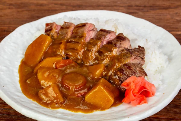 Köri chili, sığır eti, pirinç, 