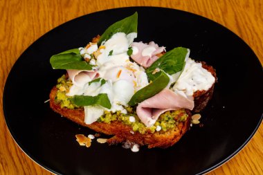 Jambon ve Peynirli börek