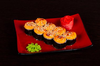 Yılan balığı ile Japon geleneksel rulo