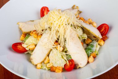 Lezzetli ceasar Salata tavuk