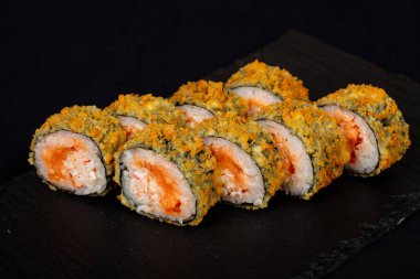 Japon sıcak tempura rulo ile balık