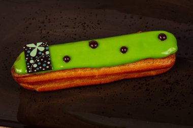 Lezzetli tatlı pasta krema ile