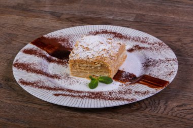 Nane yaprakları hizmet lezzetli Napoleon kek