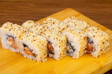 Lezzetli Alaska ile susam rulo