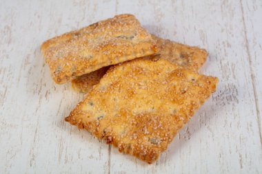 Şekerle kaplı lezzetli kraker kurabiye